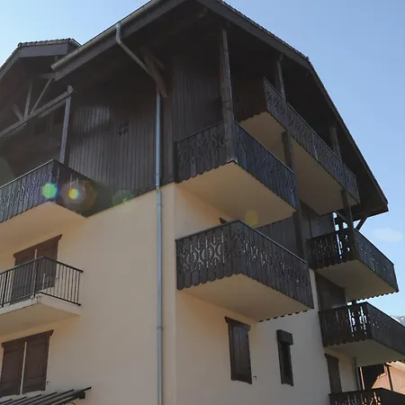 Grand T3 Lumineux Avec Balcon, Parking & Casier Skis En Centre-ville De - Fr-1-624-22 Samoens