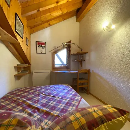 Apartment Grand T3 Lumineux Avec Balcon, Parking & Casier Skis En Centre-ville De - Fr-1-624-22
